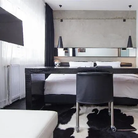 Thingholt By Center Hotel